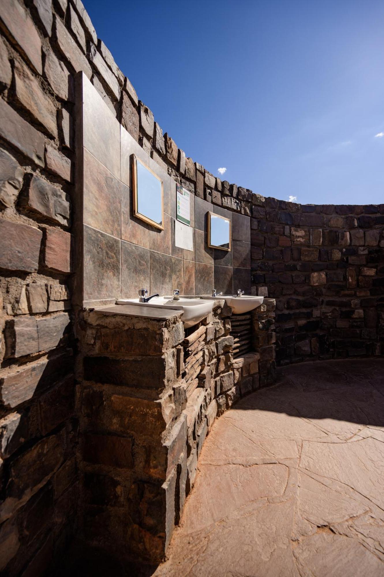 Canyon Roadhouse Campsite Fish River Canyon Стая снимка